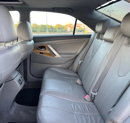 Toyota Camry cena 25000 przebieg: 127900, rok produkcji 2007 z Warszawa małe 56
